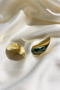 Sculp earrings gold