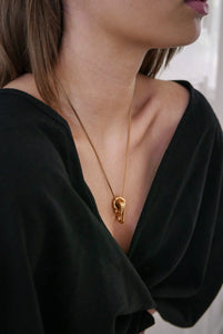 Linked necklace gold