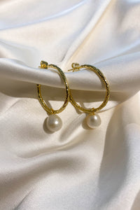 Freshwater Pearl Gold Textured Hoop Earring