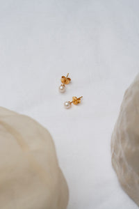 Voyage Ear studs Gold